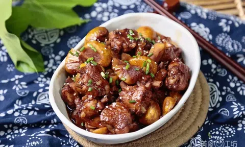 Đừng luộc hay rang nhàm chán nữa, mùa thu làm gà om hạt dẻ sẽ ngon hơn nhiều!