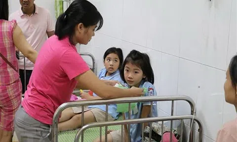 347 học sinh bị nghi ngộ độc thực phẩm ở Ninh Bình đã được xuất viện