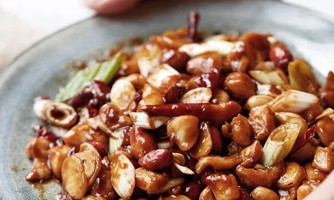 Học ngay công thức làm gà Kung Pao thơm ngon nổi tiếng xứ Trung Hoa