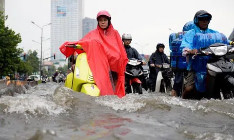 Đỉnh triều cường ở TP.HCM vượt mức báo động III từ ngày 9-11/10