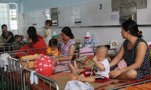 Bộ Y tế họp khẩn cảnh báo dịch bệnh