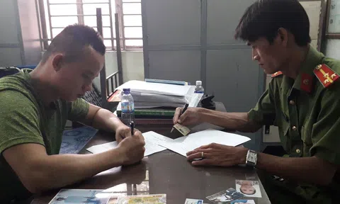 Cự cãi vì dựng xe không đúng chỗ, 1 người bị đâm tử vong