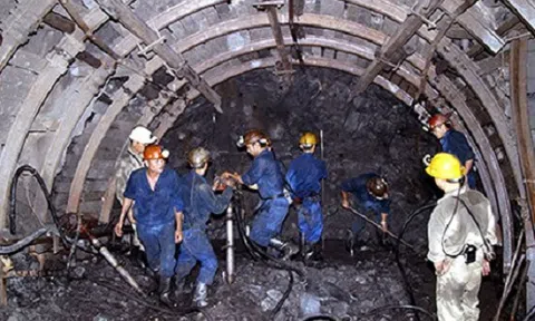 Sập hầm lò, 1 công nhân tử vong, 2 người nguy kịch