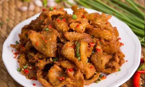 Mùa lạnh rồi, đừng bỏ qua món da gà rang muối ớt ngon tuyệt đỉnh này nhé!