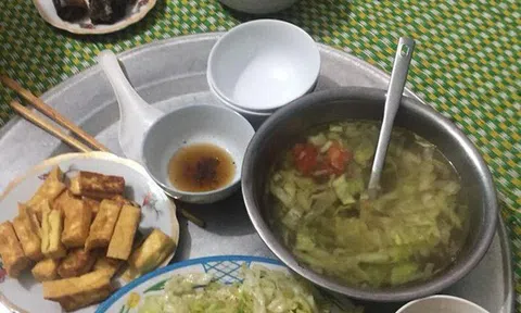 Cư dân mạng thích thú trước mâm cơm 28k của người vợ đảm