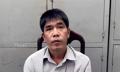 Bắt giữ người đàn ông giả cảnh sát hình sự để lừa `chạy án` giá 200 triệu đồng