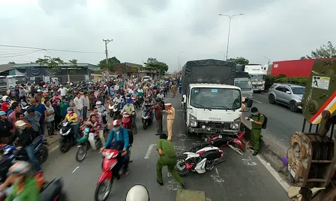 TP.HCM: Xe tải lao dốc đâm liên hoàn, 2 người chết tại chỗ