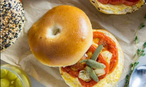 Thêm một cách làm hamburger siêu ngon cho bữa sáng