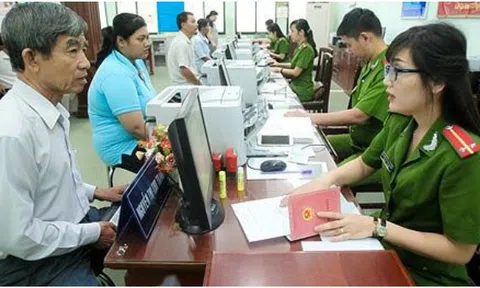 Khi nào thì cần mang theo sổ hộ khẩu để làm thủ tục hành chính?