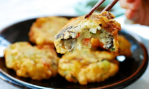 Bạn sẽ bất ngờ với cách làm bánh hàu chiên mới lạ hấp dẫn này