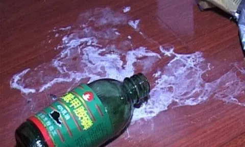 Đang `tâm sự`, người đàn ông vác dao chém chết bạn tình rồi uống thuốc sâu tự tử