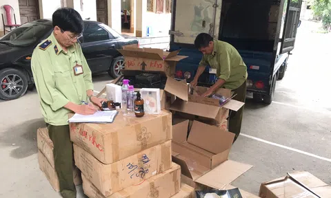 Chặn đứng xe buôn lậu dầu gội, sữa tắm Trung Quốc về Việt Nam tiêu thụ