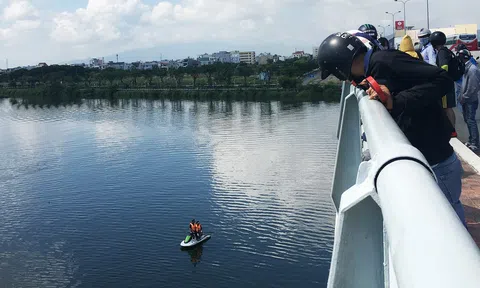 Xích mích chuyện tình cảm, thanh niên 9x nhảy cầu tự tử