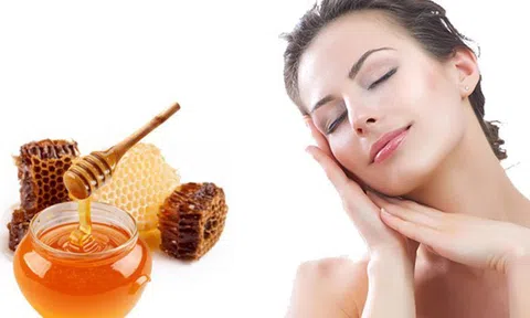 Cách trị thâm môi hiệu quả tại nhà bằng mật ong