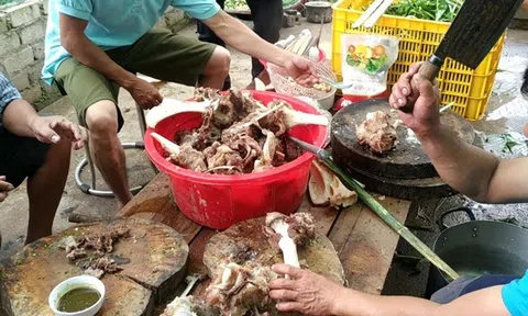 42 người nhập viện sau màn mổ trâu liên hoan nhà mới