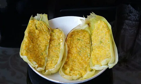 Cách làm bánh ngô hấp cho bữa sáng đơn giản mà ngon tới không ngờ