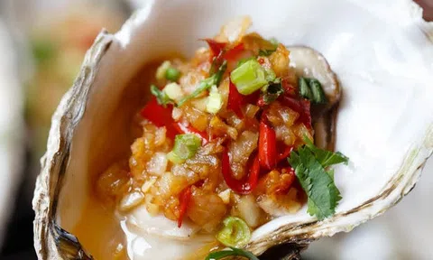 Cuối tuần đãi cả nhà món hàu sốt tỏi ngon ngất ngây