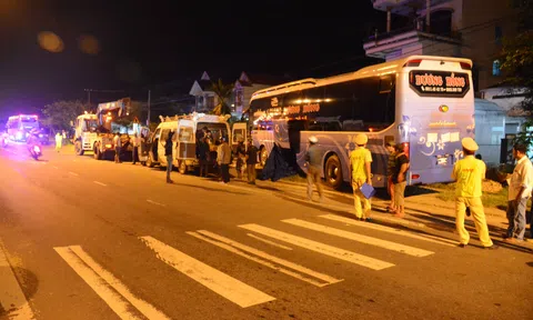 Rẽ qua đường, người phụ nữ t.ử. vo.n.g dưới gầm xe khách