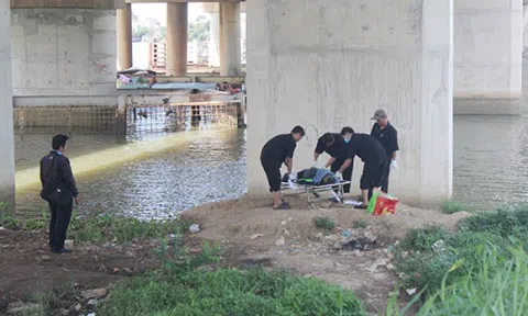 Đi câu cá, phát hiện xác chết nổi trên sông Đồng Nai