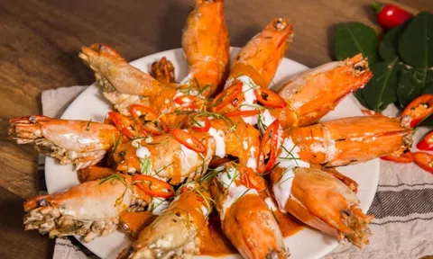 Làm ngay tôm sốt cà ri ngon cơm ngày mưa