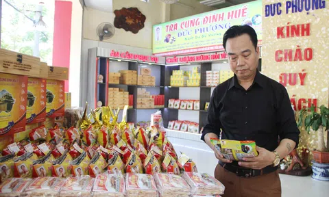 Lập nghiệp từ đi bán trà dạo, thanh niên nghèo trở thành “ông chủ” trà cung đình