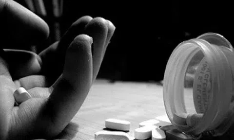 Quá cô đơn trong ngày Độc thân, chàng trai 20 tuổi uống thuốc ngủ rồi nhảy cầu tự tử