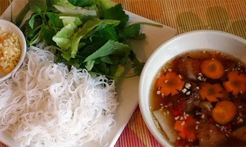 Hướng dẫn làm món bún chả thịt nướng thơm ngon ngay tại nhà