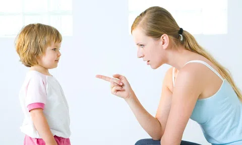 Những câu nói tưởng đơn giản nhưng lại hủy cuộc đời của trẻ, bố mẹ cần ngừng ngay