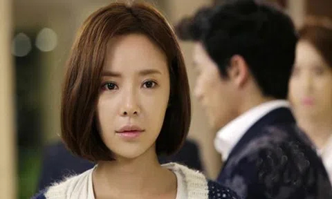 Định bụng \'cướp\' lại chồng cũ, tôi đau đớn nhìn vợ anh thông báo một tin