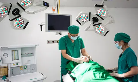 Bệnh viện thẩm mỹ Kim Cương giảm giá mạnh tri ân khách hàng mùa lễ hội 