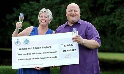 Trúng giải độc đắc 6.300 tỷ đồng, cặp vợ chồng tan đàn xẻ nghé phải “bỏ xứ mà đi”