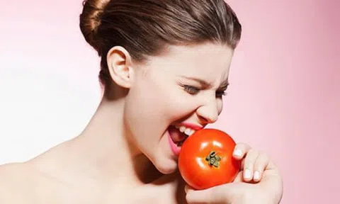 2 cách làm đẹp đơn giản bằng cà chua, sau 1 tuần da sáng mịn trắng hồng