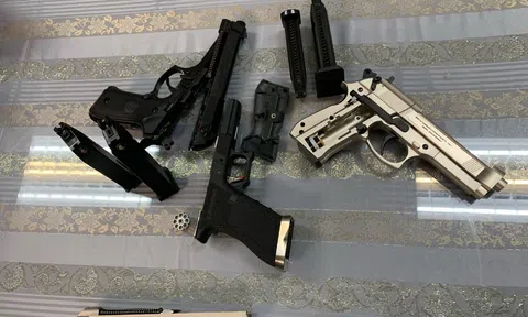 Nam hành khách mang 3 khẩu súng từ Pháp về Việt Nam