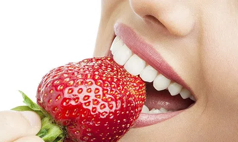 Bật mí 2 cách làm trắng răng cấp tốc tại nhà cho bạn nụ cười tỏa nắng