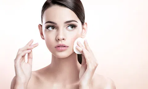 Bật mí cách trang điểm dành cho da khô vào mùa đông luôn sáng mịn