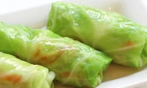 Bắp cải cuộn thịt chắc nịch, ngọt lịm, người lớn trẻ nhỏ đều thích