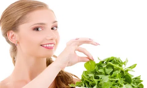 Giới thiệu 3 loại nước ép rau chân vịt giúp giảm cân, ngừa bệnh, đẹp da