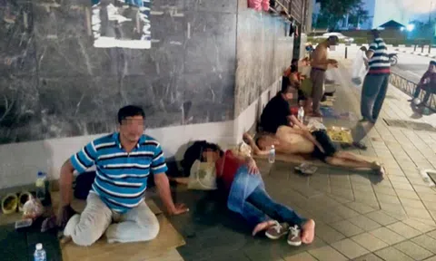 Cựu sao bóng đá ngủ trên vỉa hè vì không có tiền thuê trọ