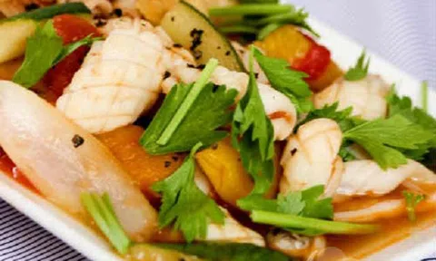 Bí quyết làm mực xào chua ngọt thơm ngon cho cả nhà