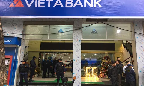 Khách hàng tố bị lừa hàng trăm tỷ khi gửi tiền ở VietABank