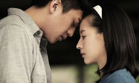 Tỉnh dậy lúc nửa đêm, tôi bàng hoàng trước những hình ảnh trong điện thoại chồng