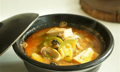 Hướng dẫn làm canh ốc nấu đậu phụ cay thơm ngon cho cả gia đình bạn