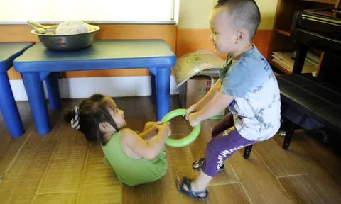 6 cách giải quyết sai lầm mà cha mẹ thường mắc phải khi con xung đột với bạn