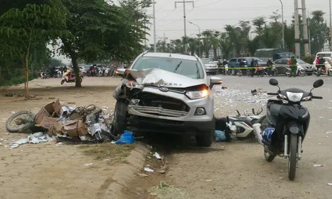 Nóng: Lại 1 xe điên đâm liên hoàn ở vòng xuyến Hà Nội khiến 2 người tử vong
