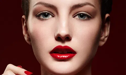 Bật mí cách chọn son phù hợp với kiểu dáng môi giúp bạn gái luôn trẻ hơn tuổi