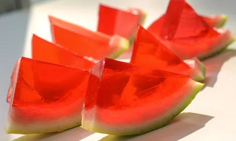 Cách làm thạch rau câu dưa hấu thơm ngon cho cả gia đình bạn