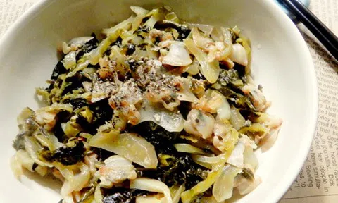 Cách làm dưa chua xào nghêu thơm ngon, lạ miệng