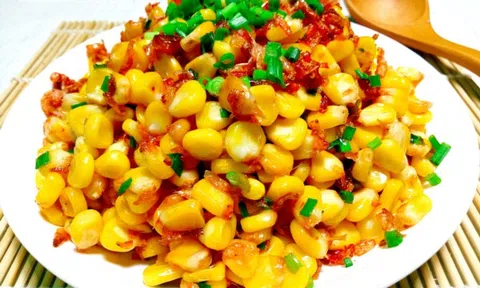 Tết ngán giò chả thì làm ngô ngọt xào tép khô thơm lừng đổi bữa