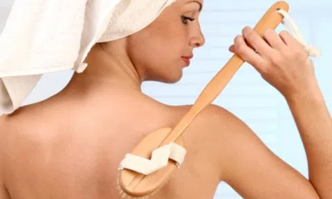 Nguyên nhân và cách điều trị mụn lưng hiệu quả cho các nàng ở độ tuổi dậy thì