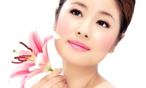Bí quyết chăm sóc da luôn trắng hồng lúc thời tiết giao mùa